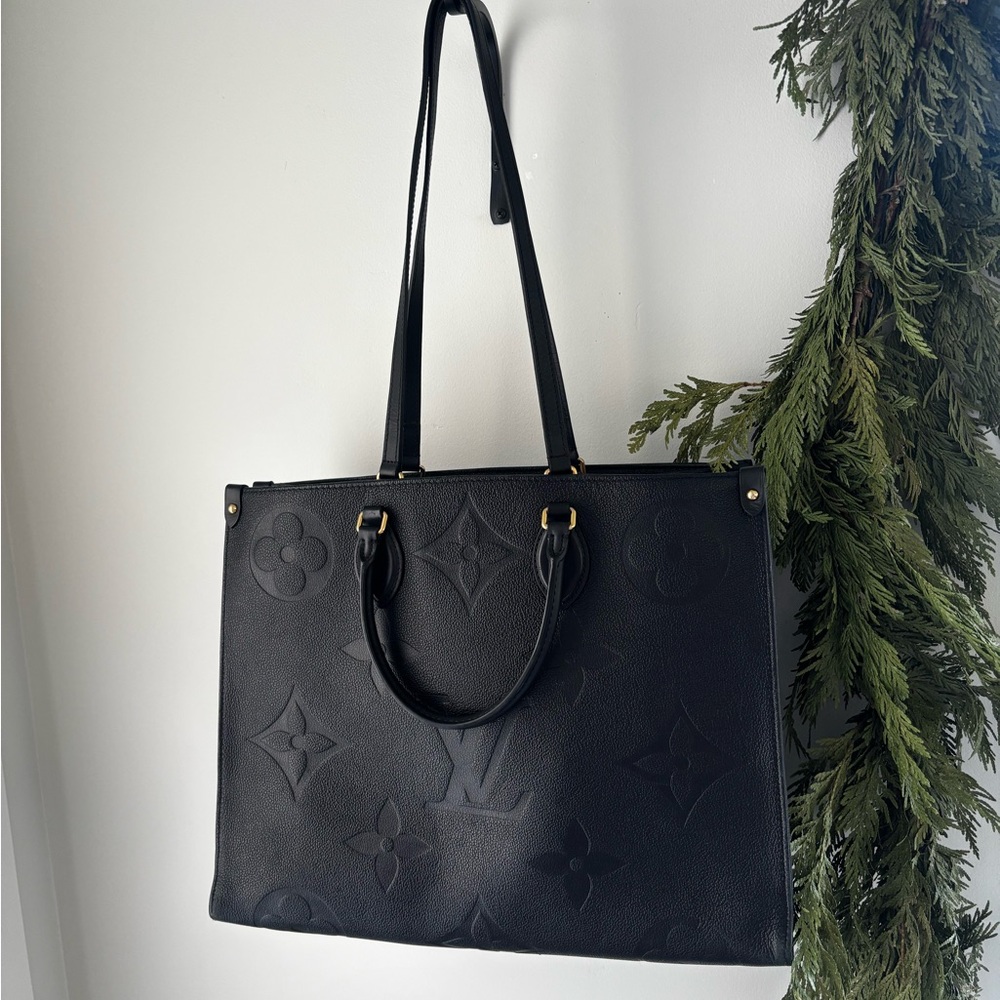 Authentic Louis Vuitton Black On the Go MM Leather Tote Monogram Luxury 16” Long